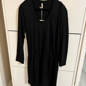 Black 3/4 Sleeve Relaxed Tunic Dress